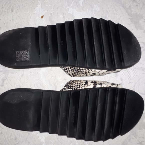 Faux Lizard Pool Slide - Picture 3 of 4